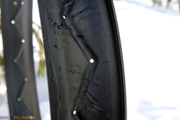 Exclusive: Kuroshiro Reinvents the Tubeless Wheel with their Incredible ensō685 Carbon Fat Bike Rim Exclusive: Kuroshiro Reinvents the Tubeless Wheel with their Incredible ensō685 Carbon Fat Bike Rim