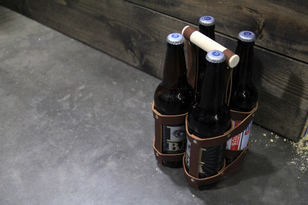 Fyxation Leather goods growler carrier (1)