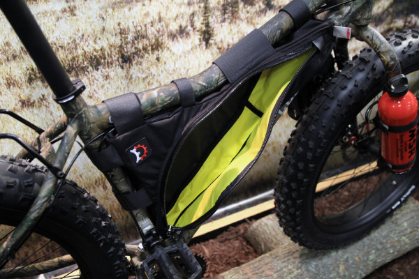 Frostbike - You can't See Me : Cogburn's Limited Edition Real Tree Snow Camo Fat Bike IMG_2073