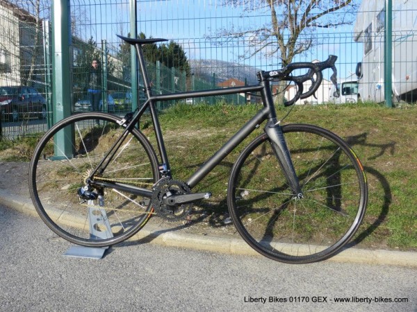 Reader's Rides: Liberty Bikes Builds a Ludicrous 8.8 LB Di2 Road Bike - with Pedals! Liberty Bikes crazy 8 9 pound road bike super light di2 (1)