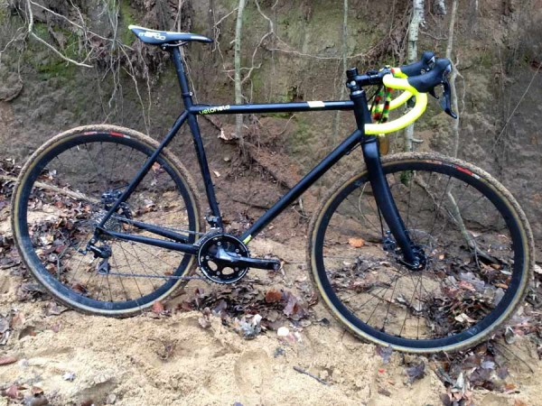 Veloheld-IconX-disc-brake-steel-cyclocross-bike-sand