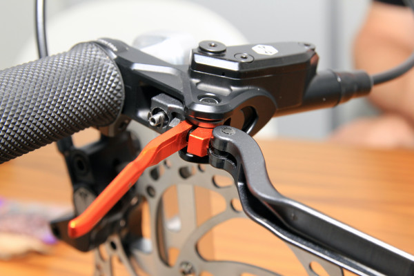 Taipei First Look: Box Component's Clever Irene Disc brake Lever, Plus New Derailleur, New 35mm Bars, and more Box Irene Lever Disc brake 35 bar stem derailler seatpost