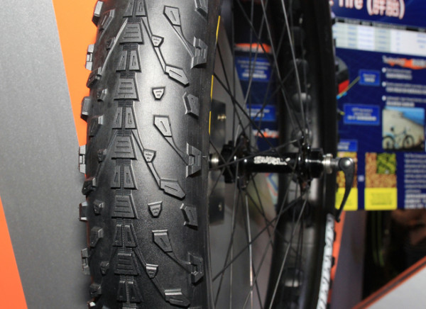 Taipei Cycle Show First Look: Maxxis Mammoth and Chronicle Fat Bike and 29+ Tires Maxxis Fatbike 29 plus tires (3)