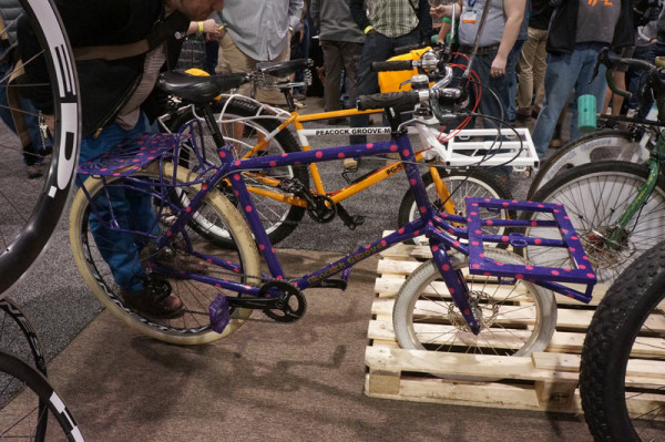 nahbs2014-peacock-groove-cargo-bike-default-paint-scheme01