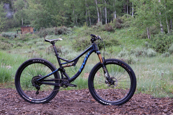 Pivot Mach 4 275 xc trail bike carbon (1)