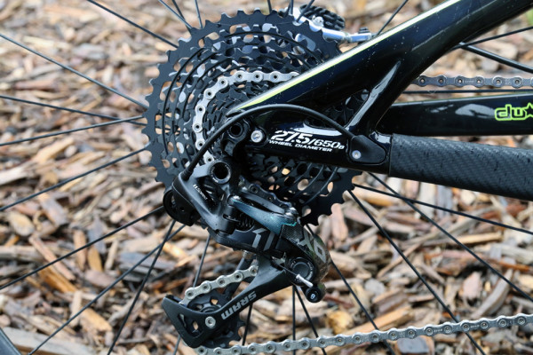 Pivot Mach 4 275 xc trail bike carbon (25)