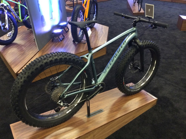 2015-specialized-fatboy-expert-fat-bike-mountain-bike01