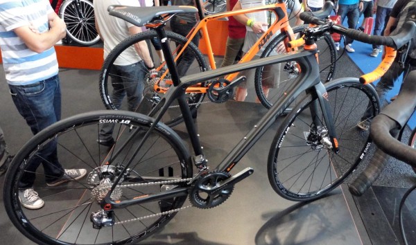 KTM_Revelator_DISC_carbon_disc-brake_road_bike_complete