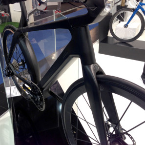 Lightweight_Velocite_Project_eBike_pedelec_concept_bike_front_three-quarter
