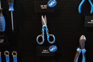 Park Tool New Tools internal cable routing magnet blue trueing stand (5)