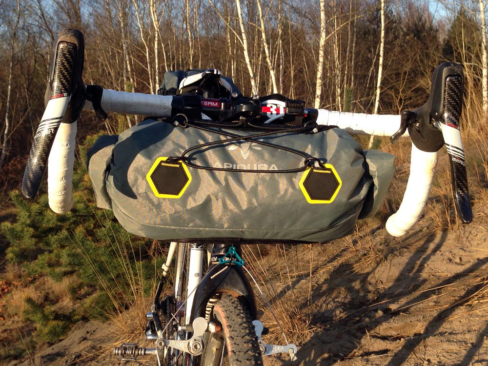 Apidura_bikepacking_bags_handlebar_pack_compact_cyclocross_training