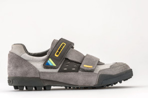 Shimano-mountain_bike_shoes_M100_1990