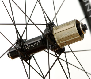 Hunt_Bike_Wheels-road-wheels_straight-pull-spokes_Race-rear-hub