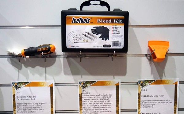 IceToolz disc brake bleed kit and caliper alignment tools