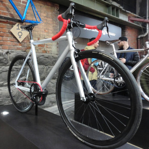 BFS15_Schindelhauer_Viktor-Road_aluminum_Gates-belt-drive_singlespeed_city-bike