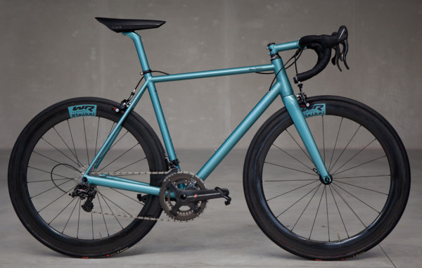 Stelbel_SB-03_modern-steel_road-race-bike_complete