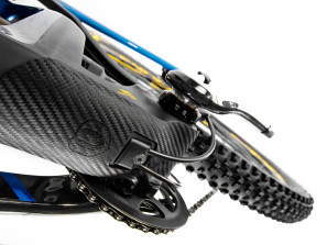 Mondraker_Dune_Carbon_XR_downtube-guard_chain-guard