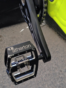 GT_aluminum_Fury_World-Cup_DH_bike_Gee-Atherton_personalized-Crank-Brothers_Mallet-DH-pedals