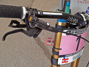 GT_aluminum_Fury_World-Cup_DH_bike_Rachel-Atherton_PRO-Atherton-Star-Series-cockpit-details