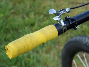Rose-Vaujany-Pro-Mountain-Team_Nathalie-Schneitter_Psycho-Path_carbon-crosscountry-XC_mountain-bike_Cinelli-cork-bar-tape-grips