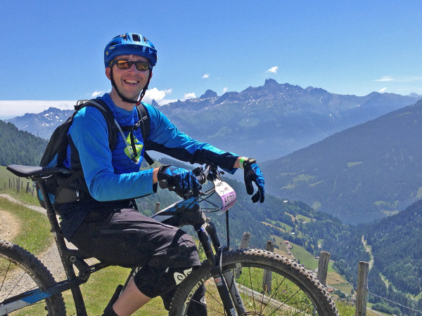 Sweet-Protection_All-Mountain-riding-gear_helmet-jersey-gloves-shorts-kneepads_PassPortes-du-Soleil