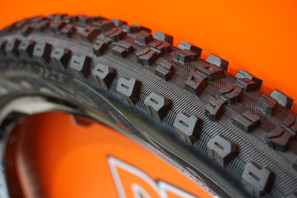 2016-Maxxis-DD-double-down-aggressor-enduro-mountain-bike-tire01