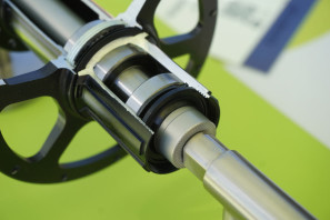 Alto-Velo-road-bike-hubs-cutaway-view-interbike201504