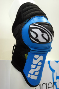IXS_Dagger_hard-shell-knee-pads