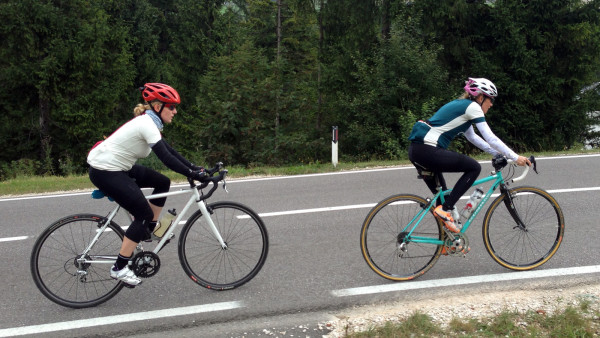 Isadore-Apparel_Womens_Asymmetric-Jersey_Peace-Jersey_merino-wool-blend_road-riding