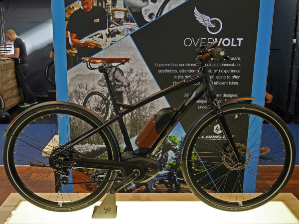 Lapierre_Overvolt-Eden-Park_lifestyle-e-bike