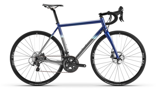 Boardman_SLR-Titanium-9-2_ti-disc-brake-endurance-road-bike_studio-driveside