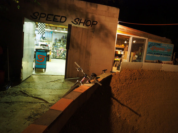 Ground-up_Eric_Bar_Shop_03