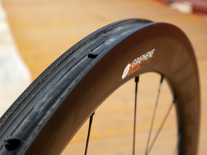 Vittoria_Quarano-46-Full-Carbon-Clincher_Tubeless_Graphene-Plus_rear-rim_shoulder-detail