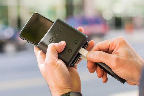 AMPY-Move_motion-charger_piggyback-charging