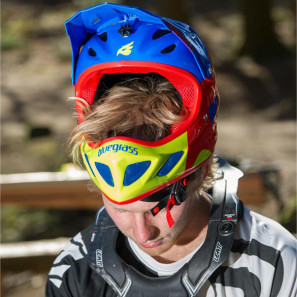 Bluegrass-Eagle_Explicit_full-face-mountain-bike-helmet_doubled