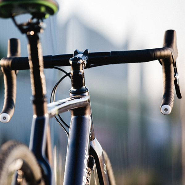 Bombtrack-bikes_Hook-3_cyclocross_cocpit