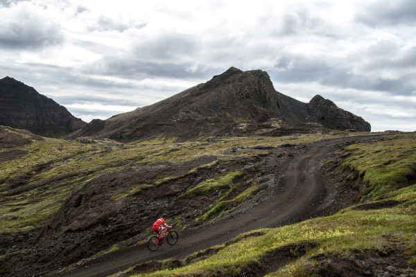Glacier-360_Iceland-MTB-stage-race_Climb-by-Emil-Thor-Gudmundsson
