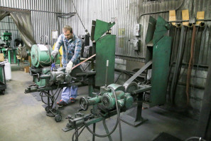 Litespeed titanium bicycle factory tour american bicycle group quintana roo_-84
