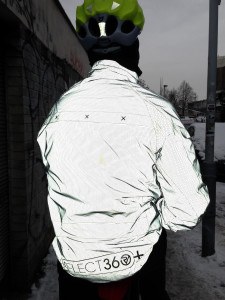 Proviz_Reflect-360+_high-visibility-performance-reflective-commuter-jacket_daytime-back-reflect