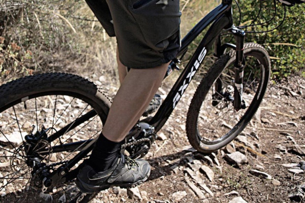 Axxis_AM275_riding