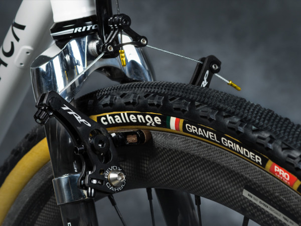 Bombtrack-Bicycles_Arise_Berliner_Fahrradschau_SSCXEUC_special-edition-custom-singlespeed-cyclocross-bike_front-brake