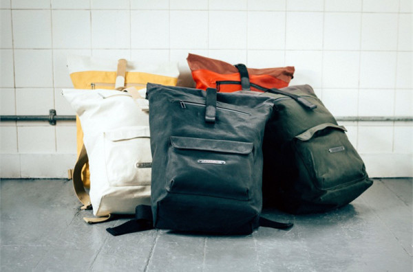 Brooks_rivington_backpack_5_colours_w800_h600_vamiddle_jc95