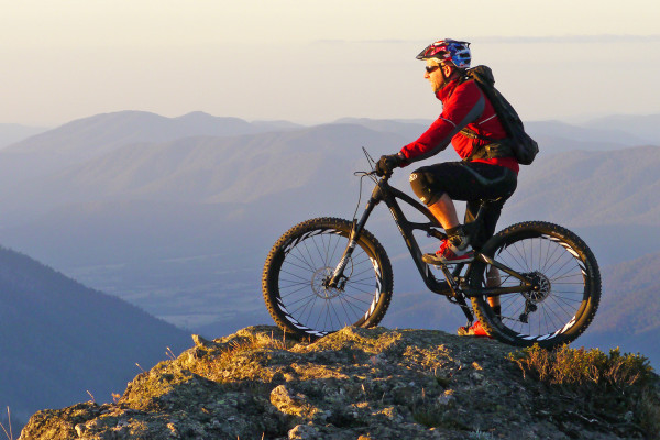 Ibis-Mojo-3_650B+_carbon-all-mountain-bike_go-anywhere-do-anything_Falls-Creek