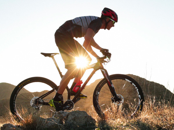 SRAM_Level-Ultimate-mountain-bike-disc-brakes_profile_TLD
