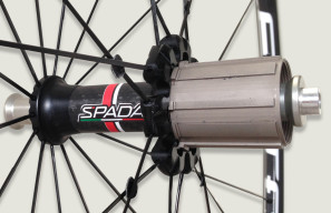 Spado Crystal dark hubs