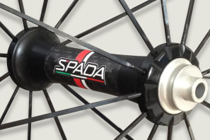 Spado Crystal dark hubs front