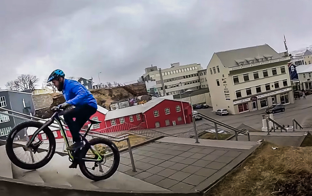 Video: Lauf takes Stairway to Heaven – Because climbing 112 steps is a piece of cake?
