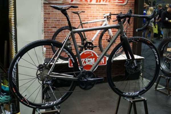 karl-strong-titanium-gravel-road-bike01