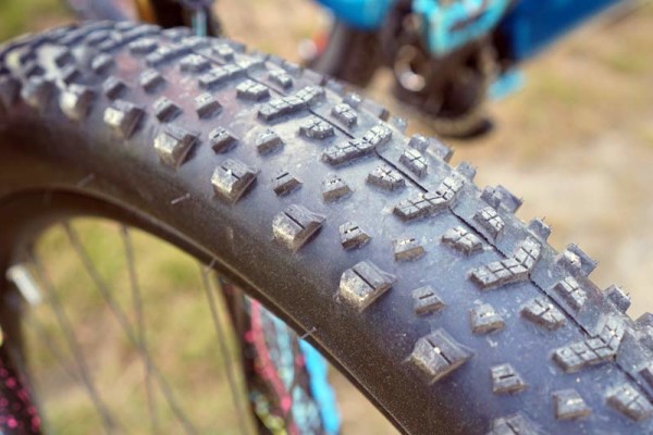 2017-Vittoria-Cannoli-275-plus-mtb-tire01