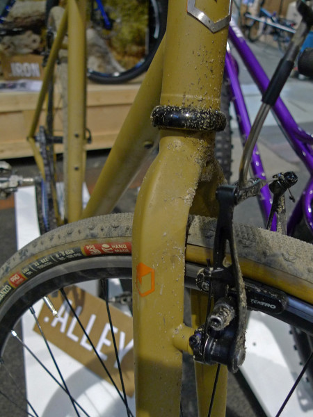 BFS_Veloheld_Alley-X_steel-singlespeed-belt-drive-cyclocross-gravel-bike_shaped-unicrown-fork